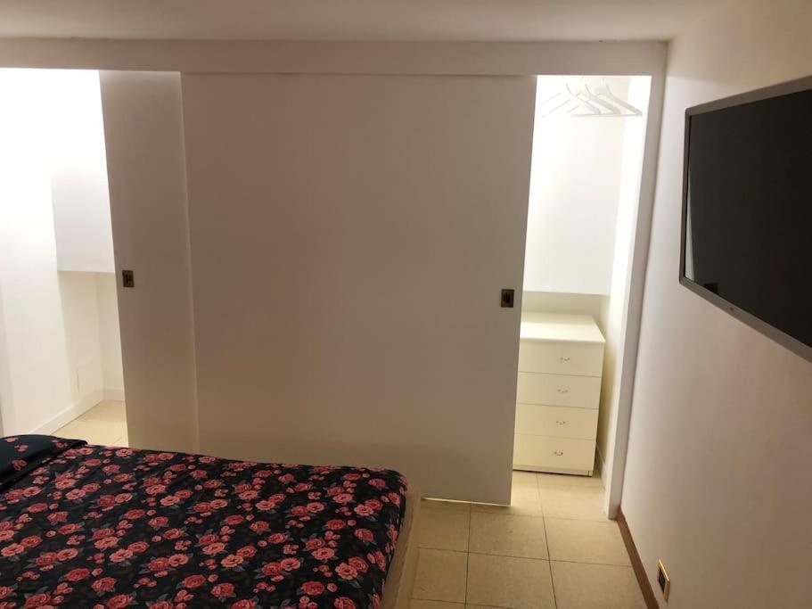 Bari For You - Guest House A 300Mt. Dal Mare Bagian luar foto
