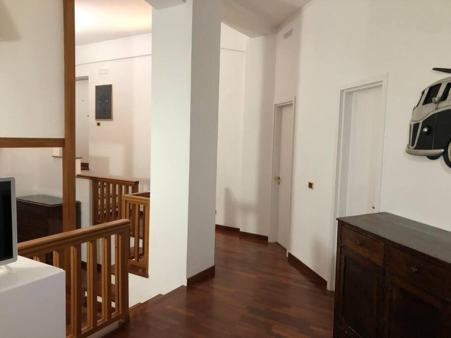 Bari For You - Guest House A 300Mt. Dal Mare Bagian luar foto