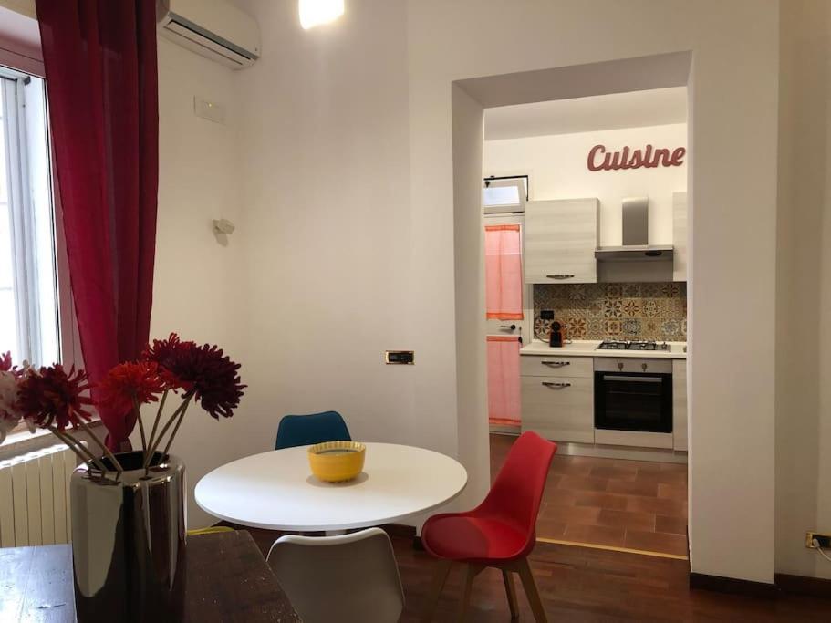 Bari For You - Guest House A 300Mt. Dal Mare Bagian luar foto